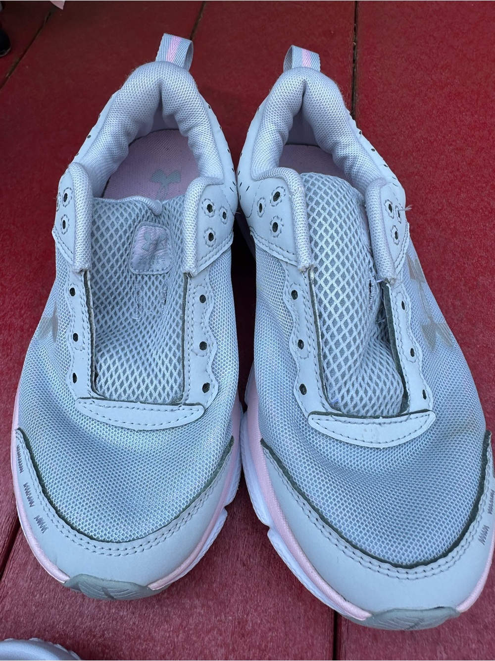 Under Armour Kids Mesh Sneakers in Light Gray and Pink Accents